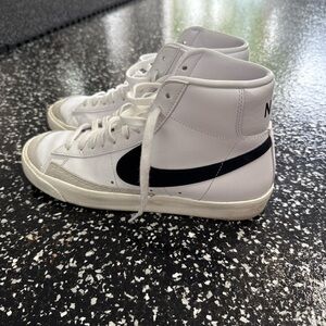 Nike Blazer Mid 77 white black sail men’s sz 10 women’s size 11